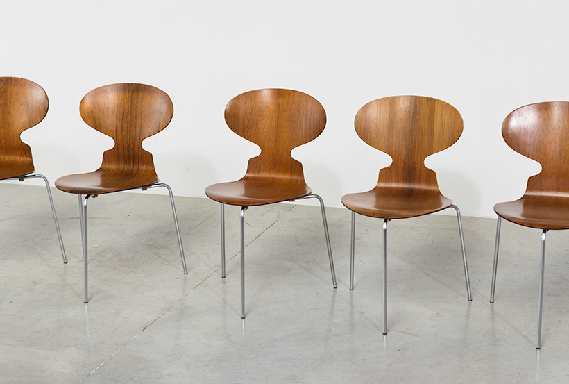 Arne Jacobsen set of six Danish Ant chairs in rosewood Fritz Hansen img 3