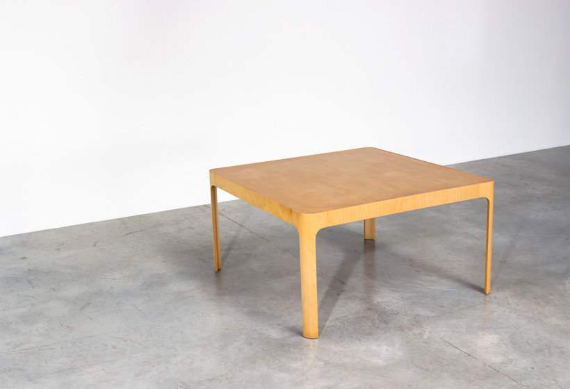 Birch wooden dinning table with curved legs img 3