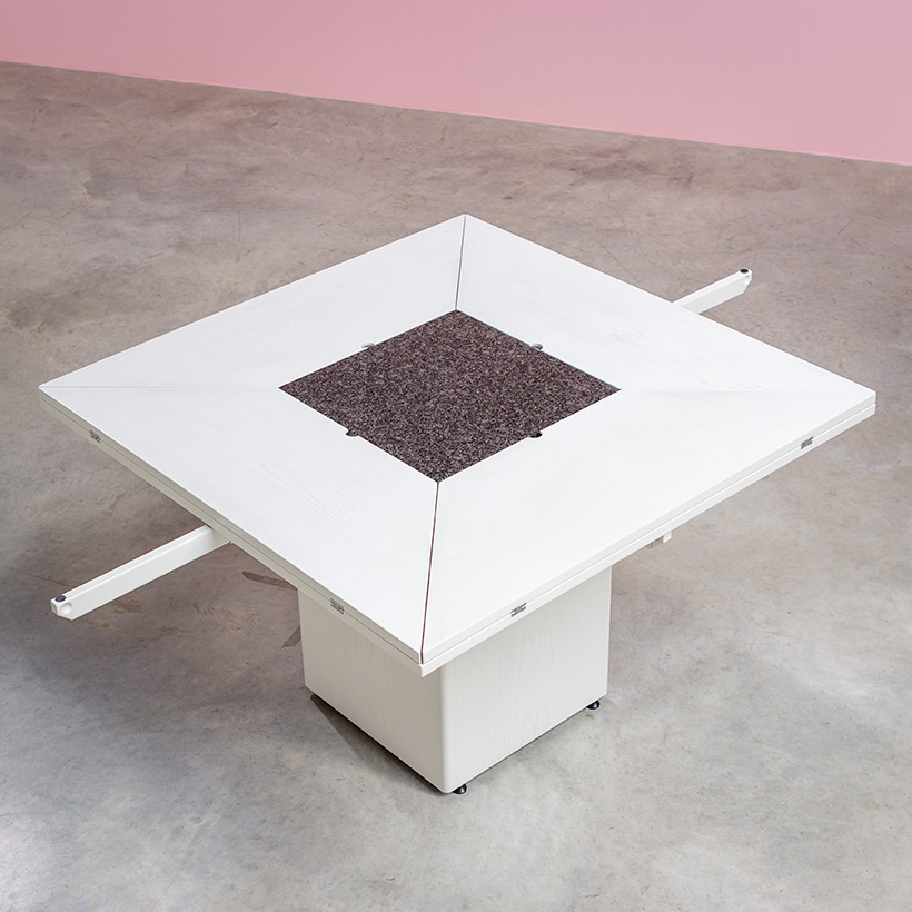Cirkante postmodern white table Bob Van Den Berghe Pauvers 1976 img 5