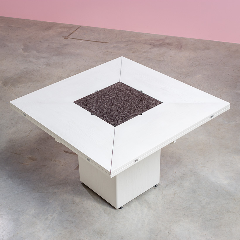 Cirkante postmodern white table Bob Van Den Berghe Pauvers 1976 img 6