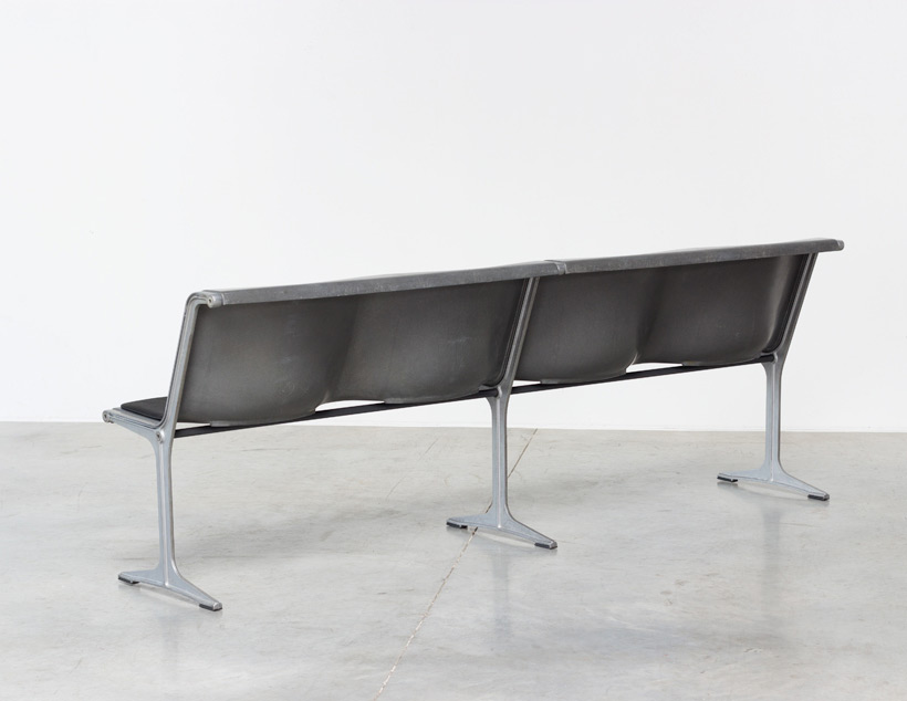 Friso Kramer Wilkhahn grey fiberglass double bench 1967 img 6
