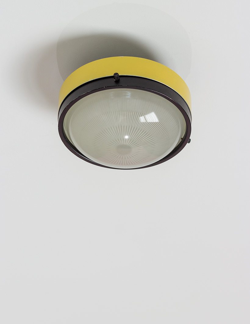 Gino Sarfatti Arteluce yellow and black ceiling light 3027 p img 6