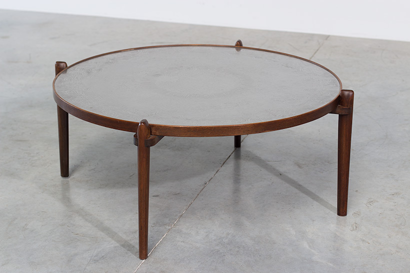 Heinz Lilienthal Etched circular Walnut Coffee Table circa 1960 img 7