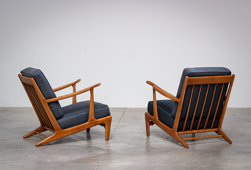 Pair of sculptural Scandinavian Lounge Chairs Mid Modern design 1960s img 5