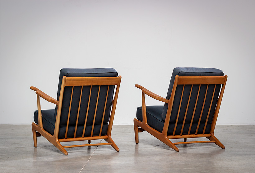 Pair of sculptural Scandinavian Lounge Chairs Mid Modern design 1960s img 6