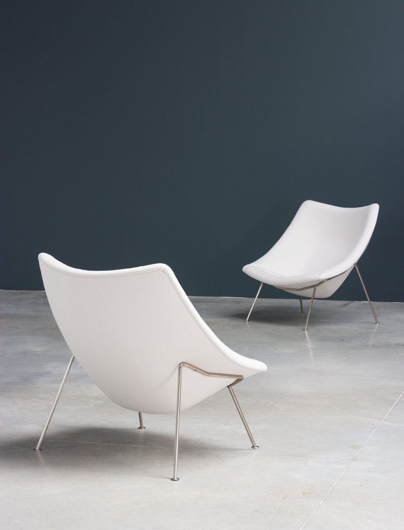 Pierre Paulin pair of Oyster F159 lounge chairs and ottoman Artifort