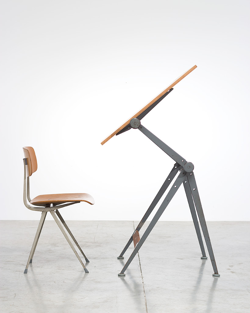 Reply drafting table designed by Wim Rietveld and Friso Kramer chair img 3