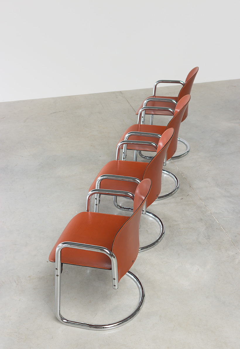Tobia Scarpa and Afra Scarpa set of four Leather Dialogo chairs img 8