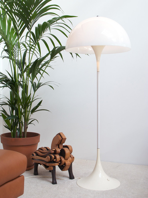 Buy the Louis Poulsen Panthella Floor Lamp at